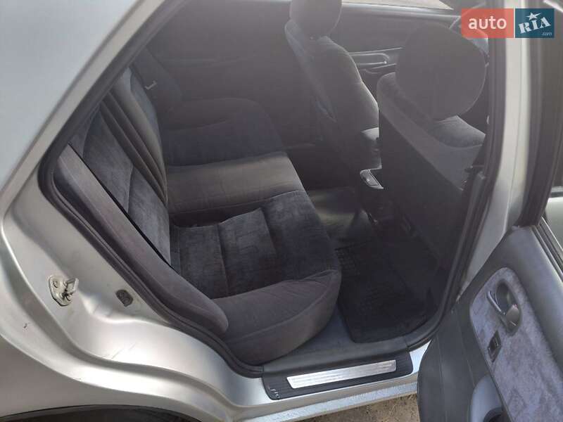 Седан Mazda 626 1998 в Киеве