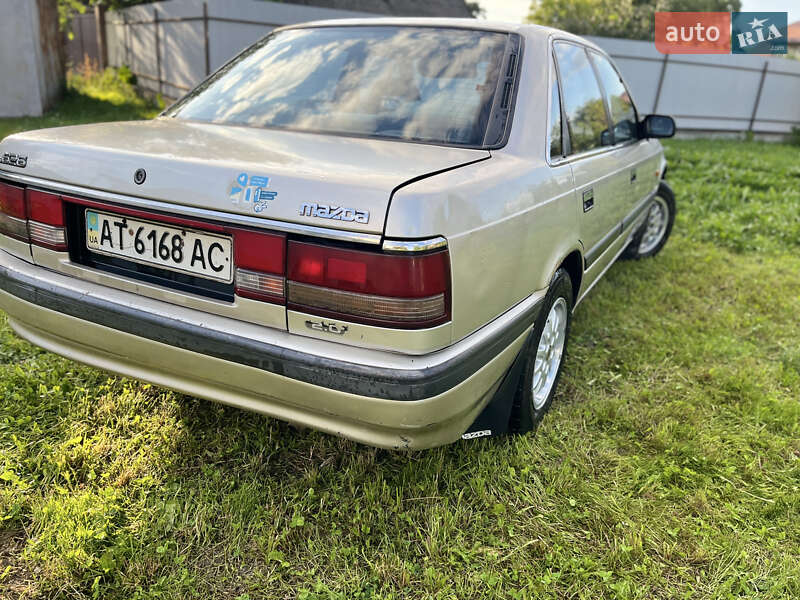 Седан Mazda 626 1987 в Калуше
