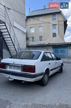 Хэтчбек Mazda 626 1986 в 