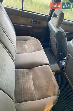 Хэтчбек Mazda 626 1986 в 