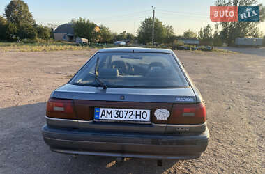 Хэтчбек Mazda 626 1988 в 