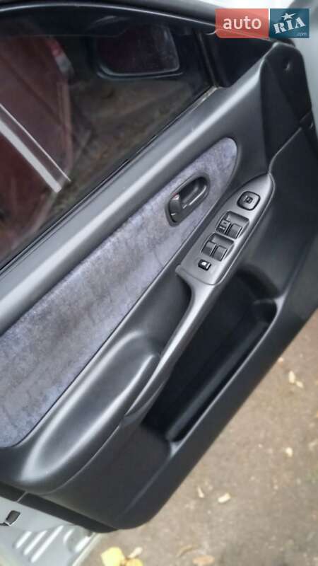 Седан Mazda 626 1999 в Николаеве