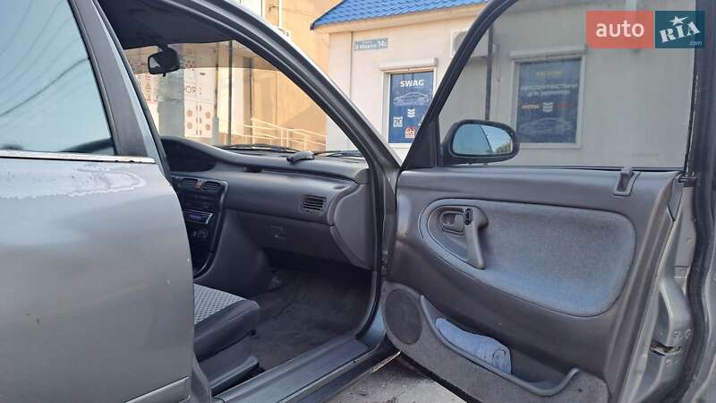 Седан Mazda 626 1992 в Подольске