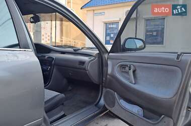 Седан Mazda 626 1992 в 