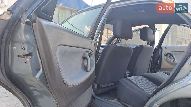 Седан Mazda 626 1992 в Подольске