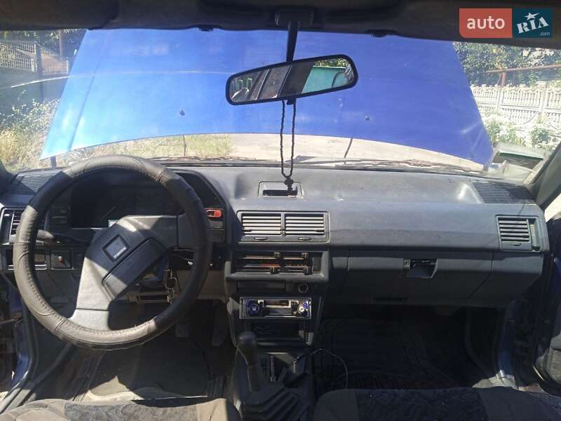 Хэтчбек Mazda 626 1986 в Лозоватке