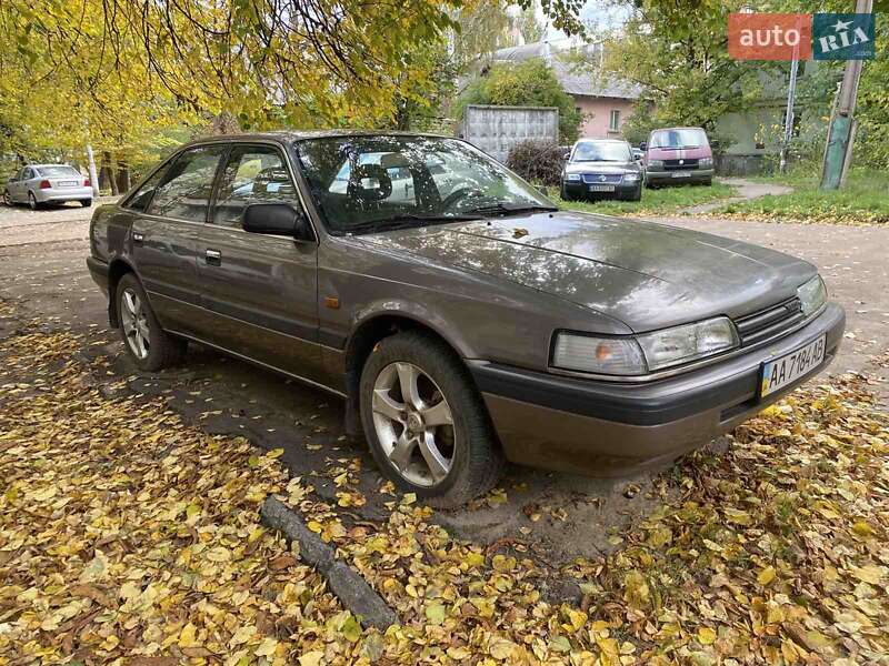Хэтчбек Mazda 626 1990 в Киеве