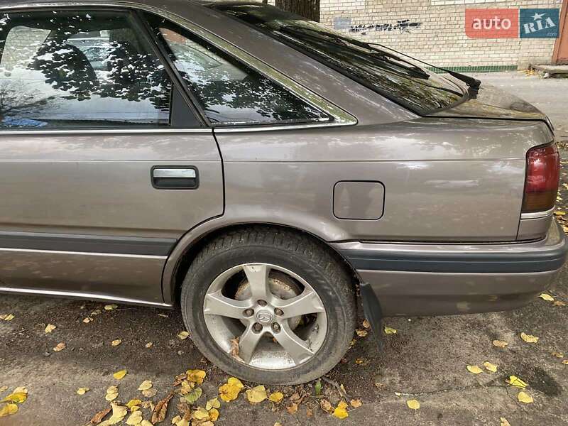 Хэтчбек Mazda 626 1990 в Киеве