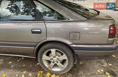 Хэтчбек Mazda 626 1990 в 