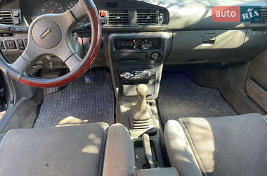 Хэтчбек Mazda 626 1990 в 