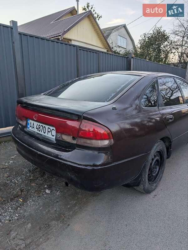 Седан Mazda 626 1992 в Ярмолинцах