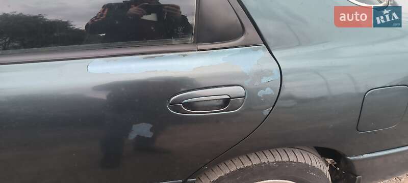 Седан Mazda 626 1992 в Черноморске