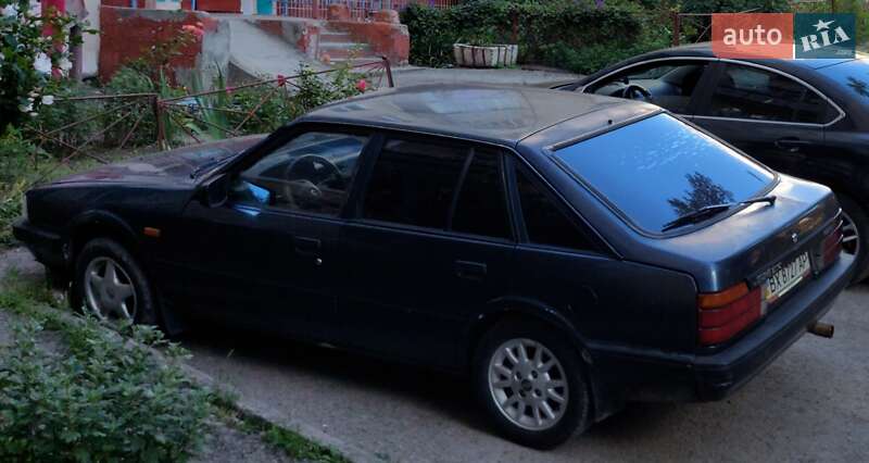 Хэтчбек Mazda 626 1987 в Каменец-Подольском