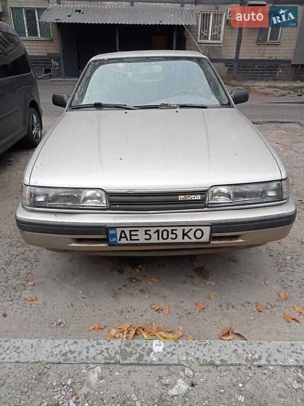 Седан Mazda 626 1988 в Днепре
