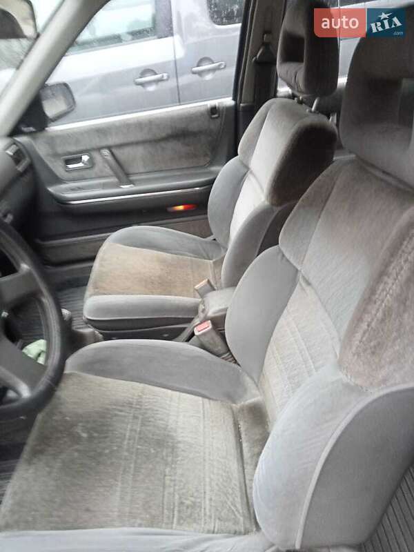 Седан Mazda 626 1988 в Днепре