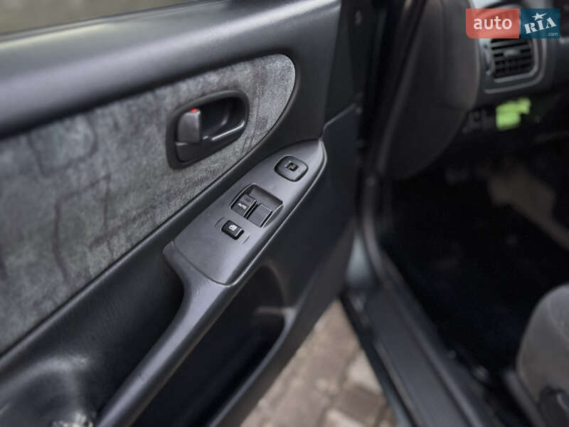 Седан Mazda 626 1997 в Сарнах