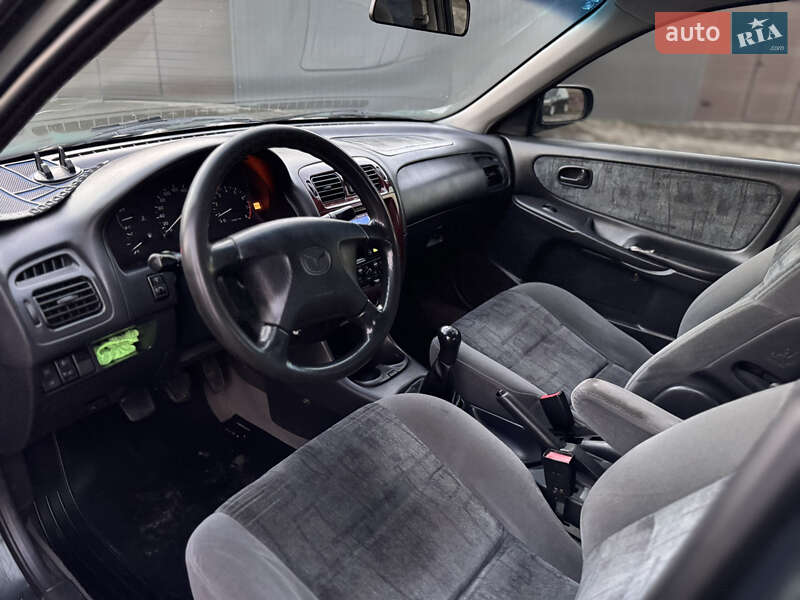 Седан Mazda 626 1997 в Сарнах