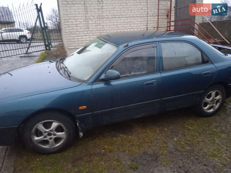 Седан Mazda 626 1995 в Клевані
