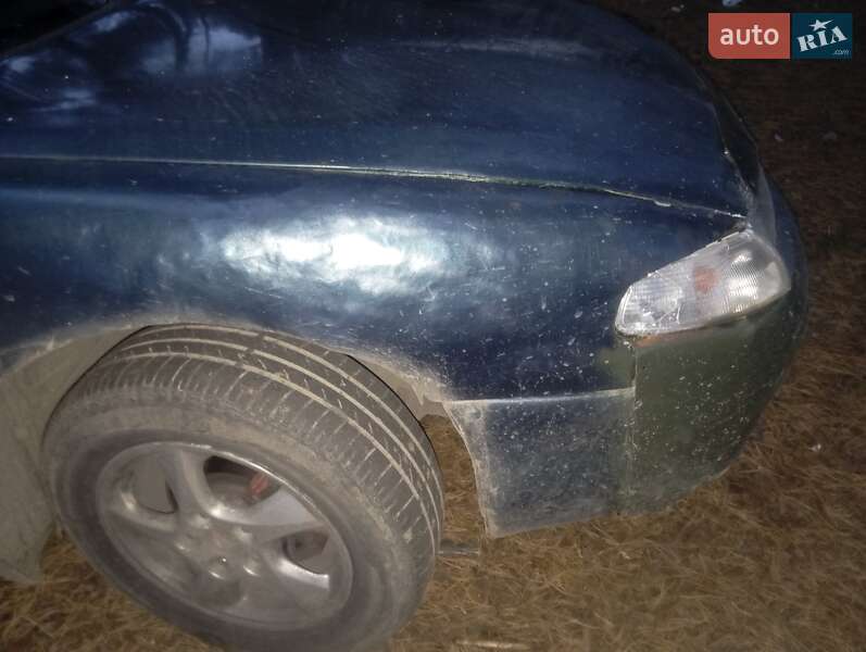 Седан Mazda 626 1995 в Клевані