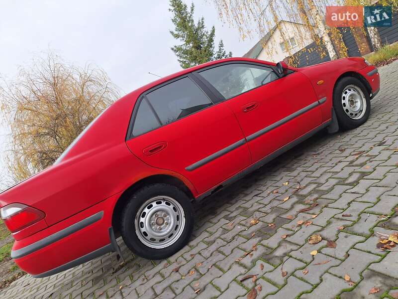 Седан Mazda 626 1999 в Черновцах