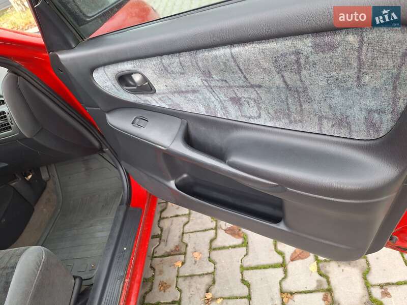 Седан Mazda 626 1999 в Черновцах