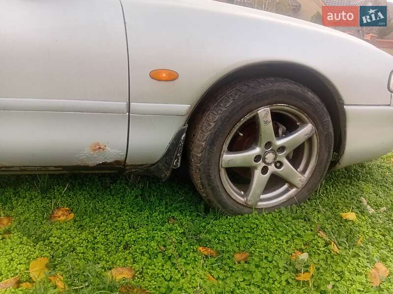 Седан Mazda 626 1992 в Николаеве