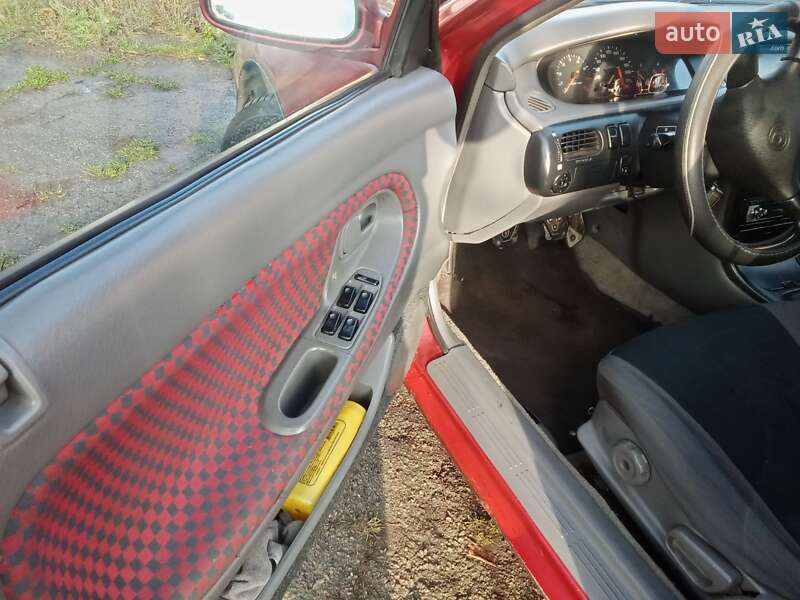 Хэтчбек Mazda 626 1992 в Новой Праге