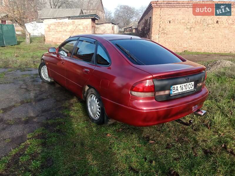 Хэтчбек Mazda 626 1992 в Новой Праге