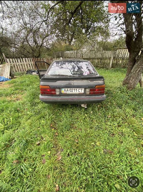 Хэтчбек Mazda 626 1986 в Коростене