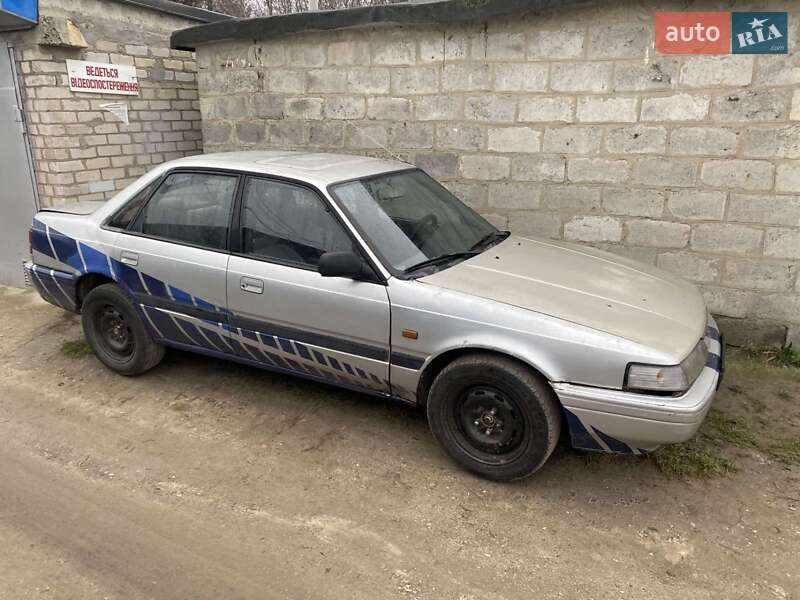Седан Mazda 626 1989 в Кременчуці