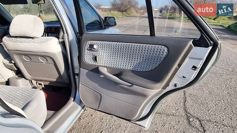 Седан Mazda 626 2000 в Одессе