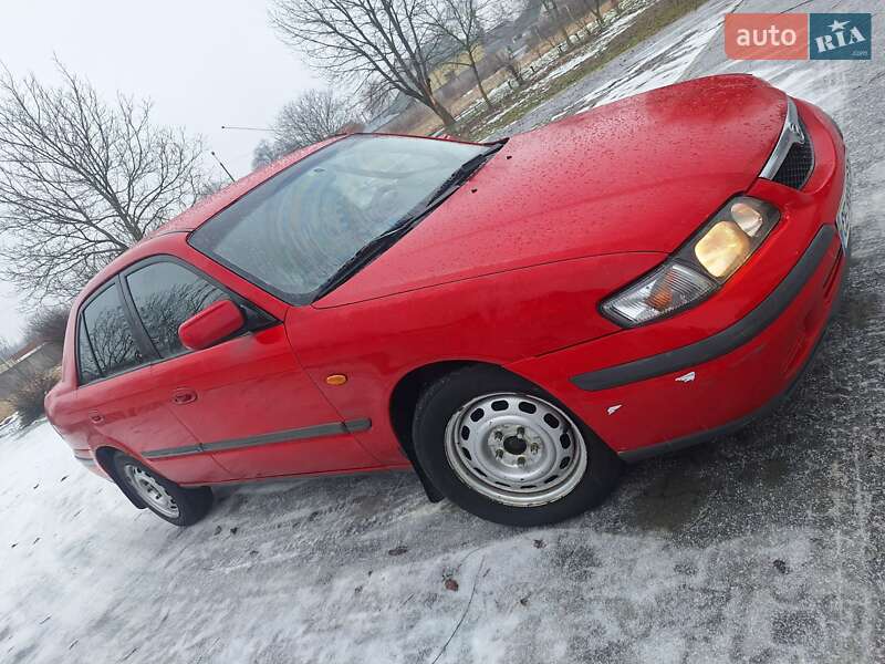 Седан Mazda 626 1999 в Черновцах