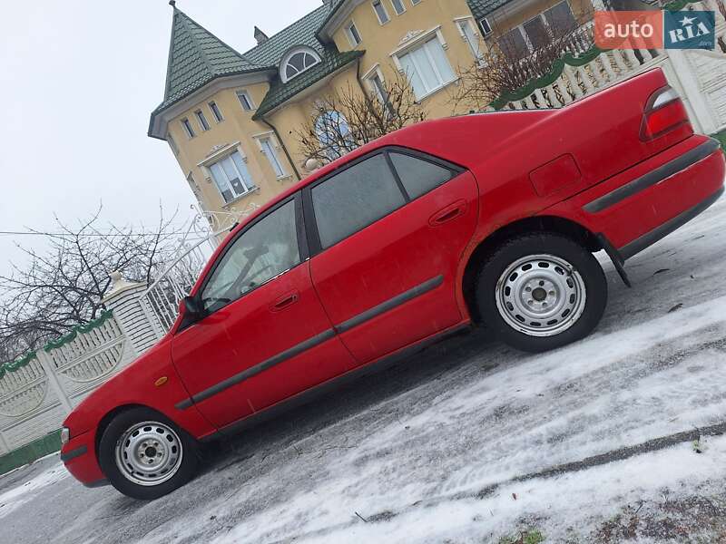 Седан Mazda 626 1999 в Черновцах