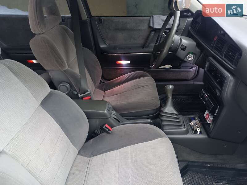 Хэтчбек Mazda 626 1990 в Ровно