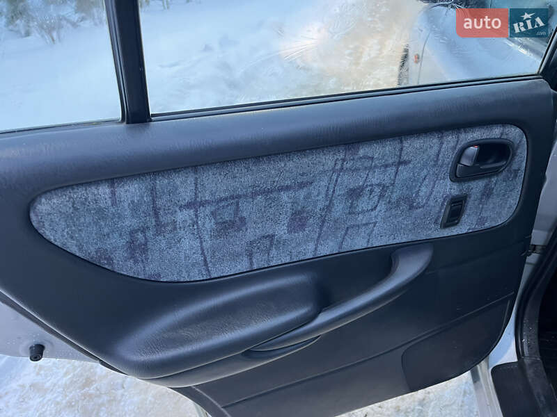 Хэтчбек Mazda 626 1999 в Львове