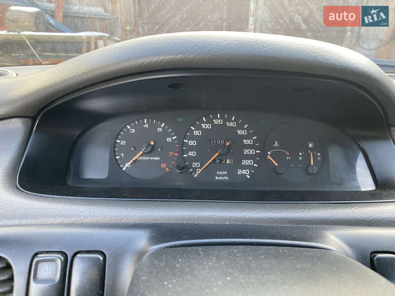 Хэтчбек Mazda 626 1995 в Турийске