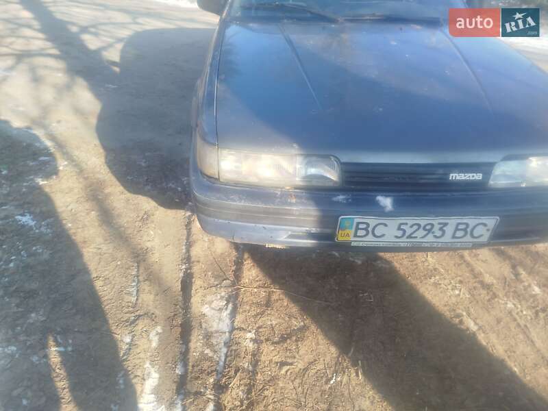 Седан Mazda 626 1988 в Вільшанці