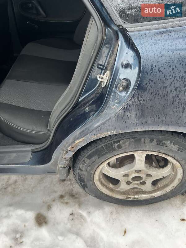 Хэтчбек Mazda 626 1997 в Павлограде фото Хэтчбек Mazda 626 1997 в Павлограде