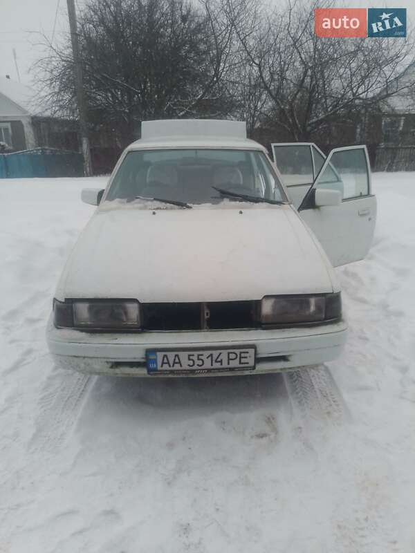 Седан Mazda 626 1986 в Андрушівці