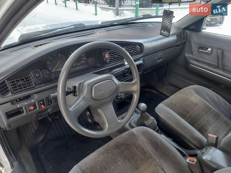 Седан Mazda 626 1987 в Хмельницькому