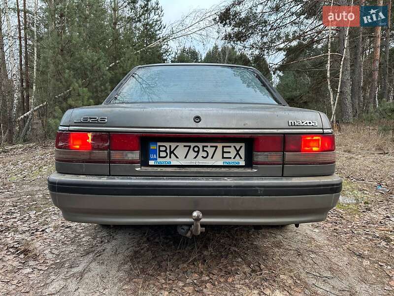 Седан Mazda 626 1988 в Малині