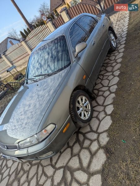 Седан Mazda 626 1996 в Яворові