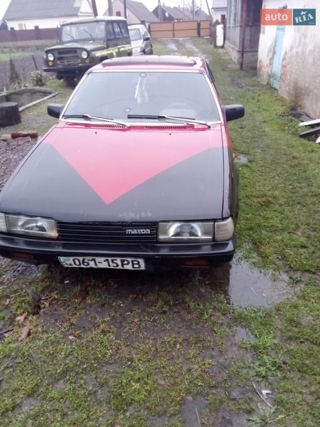 Седан Mazda 626 1988 в Володимирці
