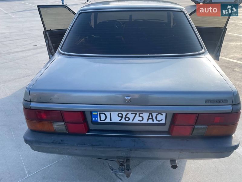 Седан Mazda 626 1985 в Киеве