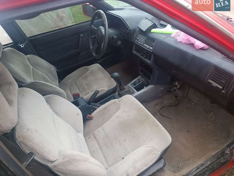 Седан Mazda 626 1986 в Белгороде-Днестровском