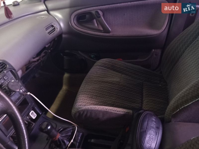 Седан Mazda 626 1992 в Охтирці