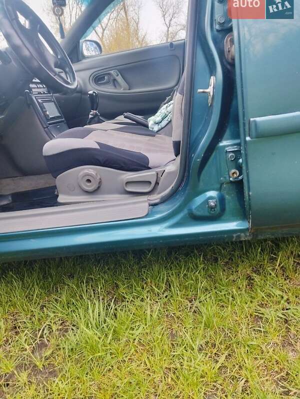 Хетчбек Mazda 626 1995 в Кам'янському