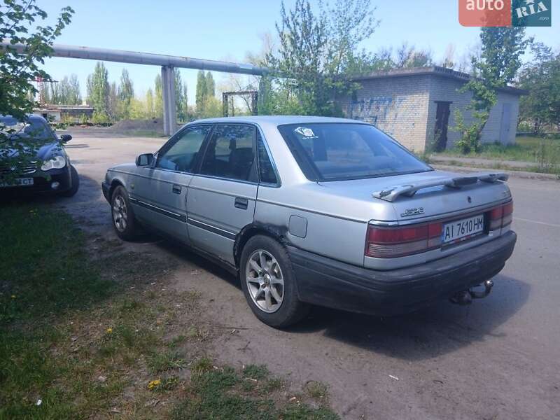 Седан Mazda 626 1989 в Украинке