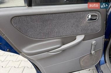 Хэтчбек Mazda 626 2000 в Черновцах