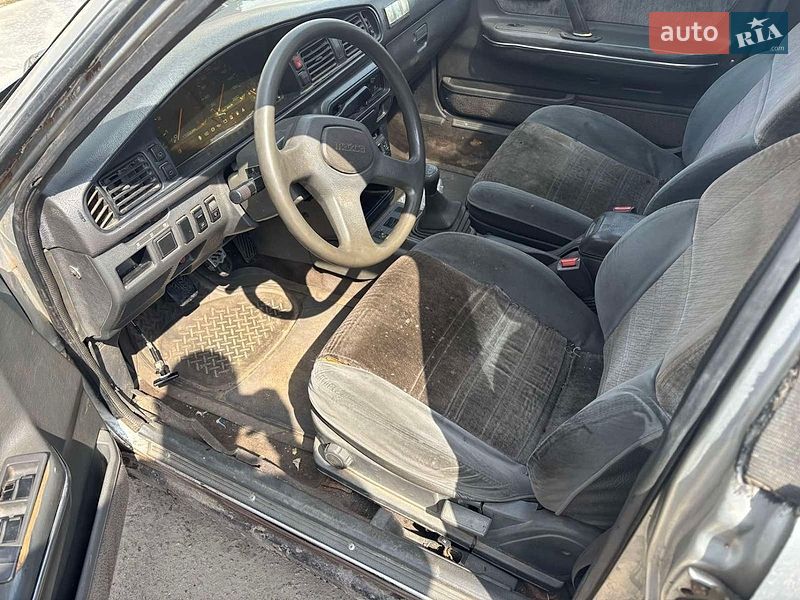 Хэтчбек Mazda 626 1988 в Кременчуге